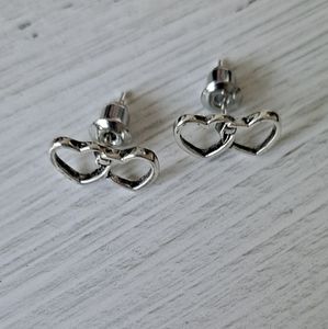 Fashion Silver Doble Hearts Shaped Earrings.